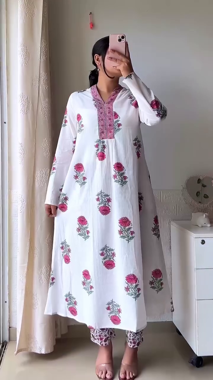 💙✨ Elegant Indigo Ethnic Set with a Graceful Flow ✨💙
