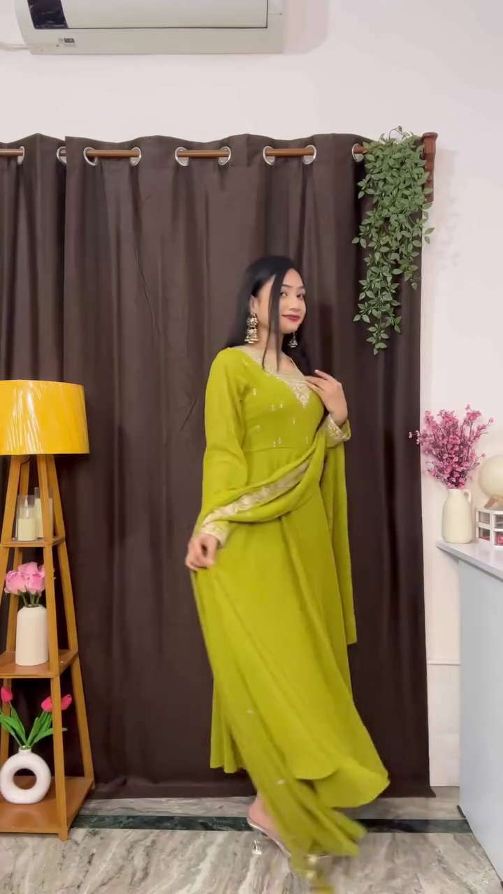 💚✨ Graceful Olive Green Ethnic Elegance ✨💚