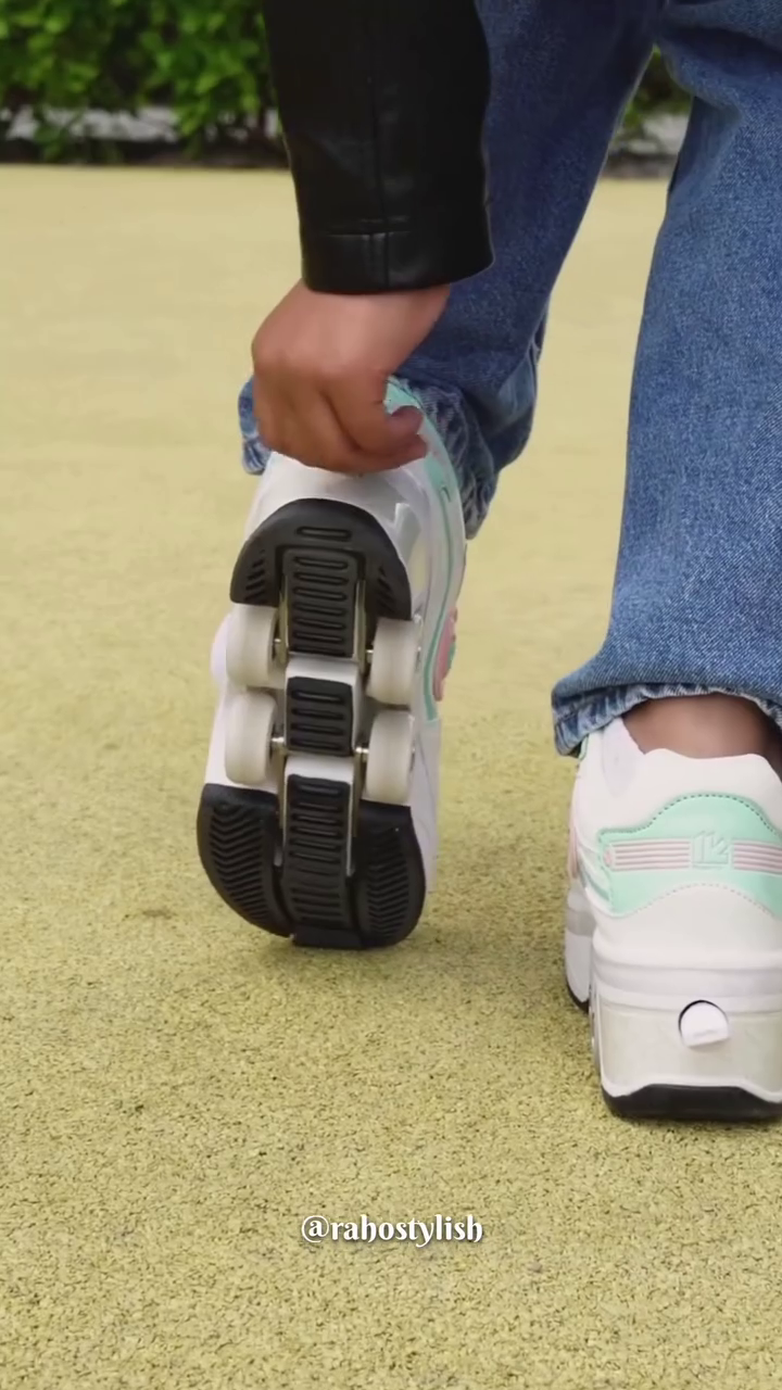 “GlowRide LED Roller Sneakers 🌈 | 2-in-1 Light-Up Skate Shoes”